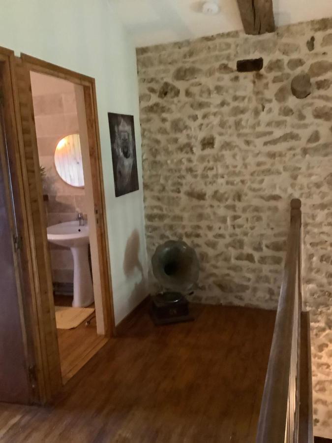 Gîte vallée magique Panissaud Le Grand-Madieu Eksteriør billede