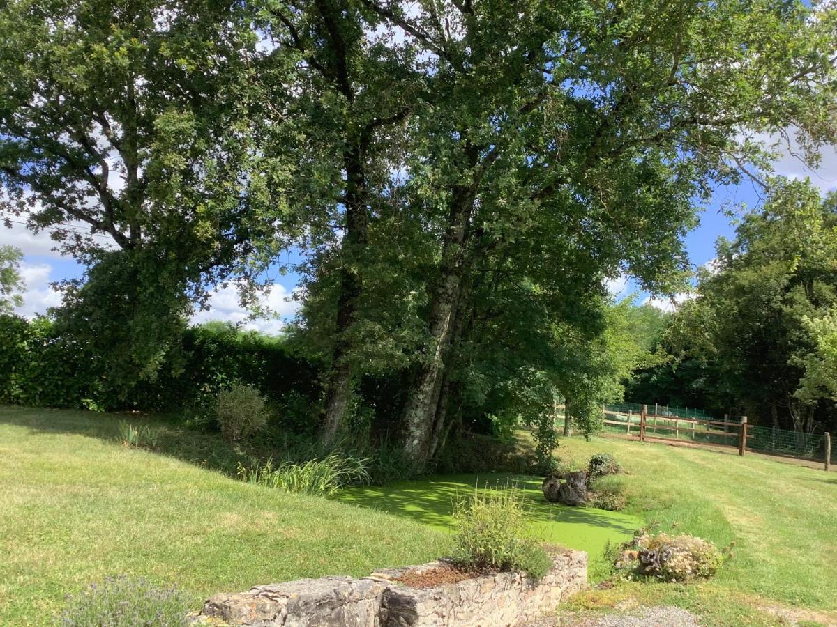 Gîte vallée magique Panissaud Le Grand-Madieu Eksteriør billede